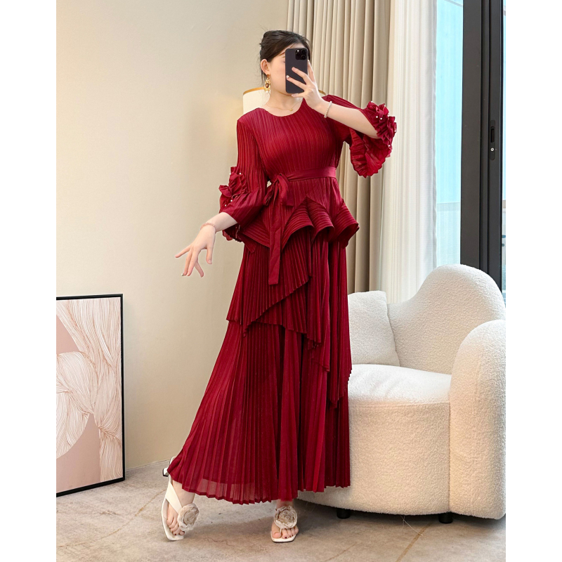 Set din două piese cu fustă plisată — lungă, poliester, Primăvara 2025, Dreams