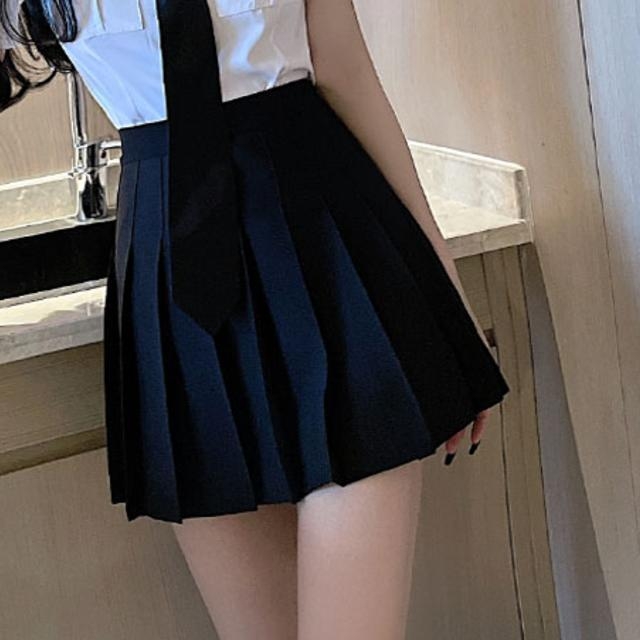 JK stjuardeses uniformas komplekts – Chenille audums ar elastānu (<30%), plisēta svārki, roku rogu formu piedurknes, piedurknēm garums 5/4, Pavasaris 2025