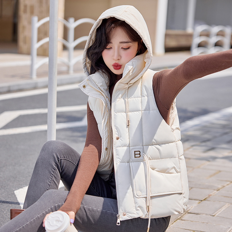 Sieviešu kapucēm vestes ar rakstainu rakstu, bieza poliestera-pamu auduma pildījums, brīvs siluets, rāvējslēdzējs