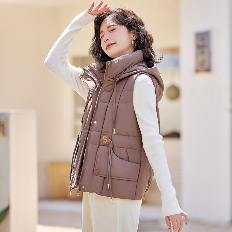 Sieviešu kapucēm vestes ar rakstainu rakstu, bieza poliestera-pamu auduma pildījums, brīvs siluets, rāvējslēdzējs