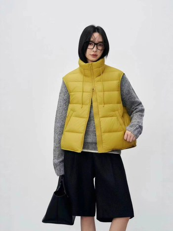 Vesta cu puf în stil minimalist coreean, guler înalt, fermoar frontal, umplutură din puf de rață, țesătură din poliester