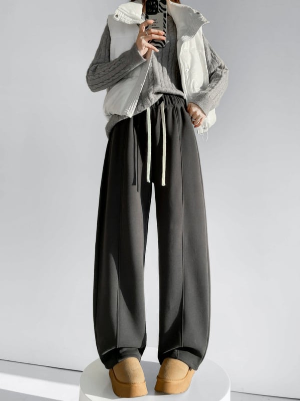 Γυναικεία παντελόνια φόρμας από βαμβακό-πολυεστέρα, με ελαστική μέση, πάνελ ραφών και χαλαρή γραμμή, χειμώνας 2025