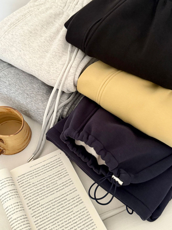 Női pamut fleece-béléssel melegítőnadrág, magas derék, laza szárú, 2025-ös őszi kollekció, mindennapi stílus