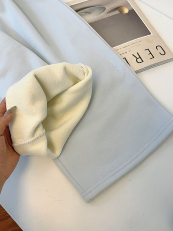 Plašas kokvilnas bikses, viduklis vidēji augsts, ikdienas brīvā stila, kokvilnas/elastāna maisījums, vidēja blīvuma