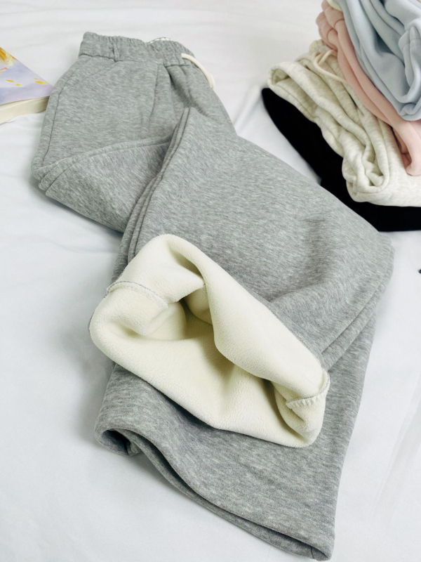 Plašas kokvilnas bikses, viduklis vidēji augsts, ikdienas brīvā stila, kokvilnas/elastāna maisījums, vidēja blīvuma