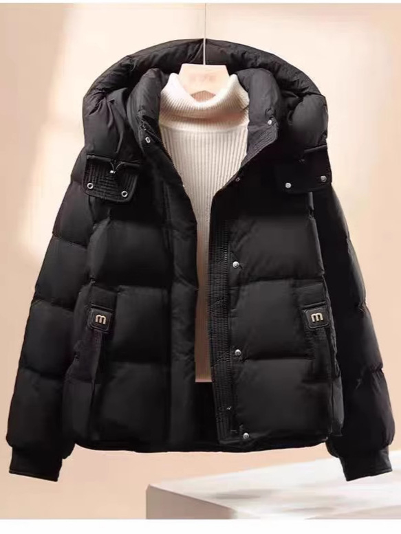 Moteriška striukė su gobtuvu, down-cotton užpildas, reguliaraus ilgio, užtrauktukas, ilgos rankovės, poliesterio audinys