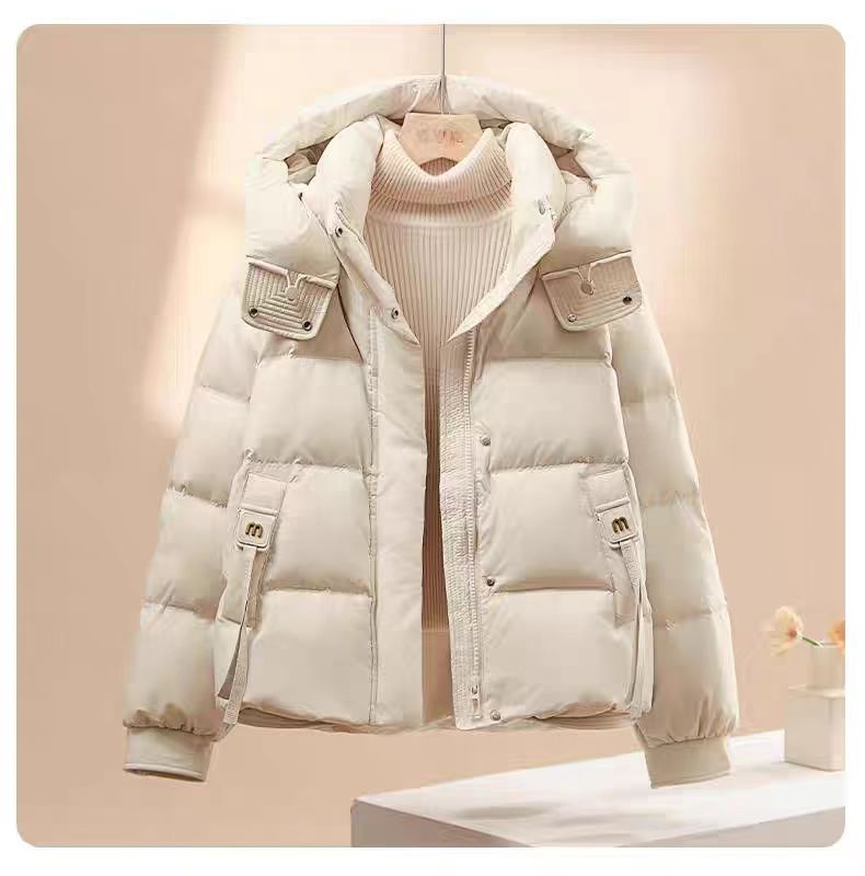 Moteriška striukė su gobtuvu, down-cotton užpildas, reguliaraus ilgio, užtrauktukas, ilgos rankovės, poliesterio audinys