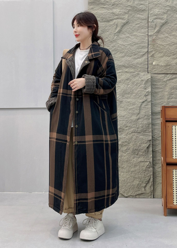 Moteriškas medvilninis palto su languotu raštu, pūkų pildas panašus į šilką, ilgas kirpimas, laisvas siluetas