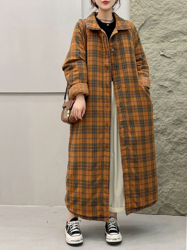 Moteriškas medvilninis palto su languotu raštu, pūkų pildas panašus į šilką, ilgas kirpimas, laisvas siluetas