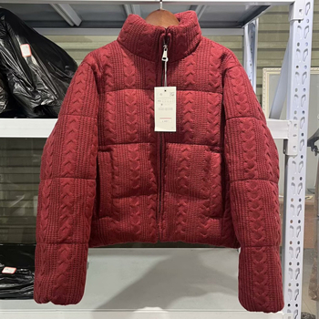 Medvilnės paltas su stovinčia apykakle, užtrauktukas, storas poliesterio-pamukų įdėklas, žiema 2024, gatvės mada