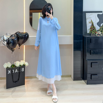 Šifona kleita, vienkrāsains raksts, stāvošs apkaklis, rāvējslēdzējs, gara kleita ar plašu izpletumu