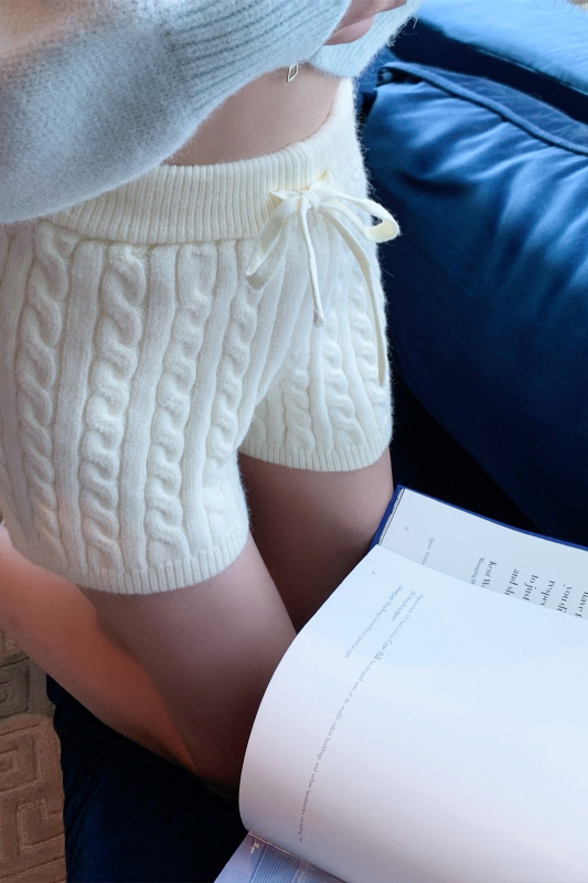 Női 3/4 hosszúságú kötött nadrág, magas derék, poliészter (70–80%), mikro-elasztikus, vasalásmentes