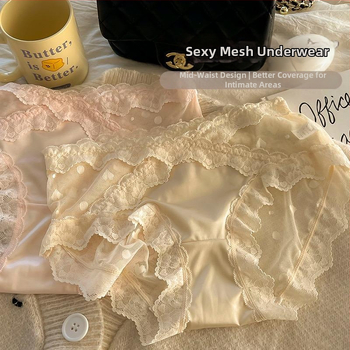 Ženske čipkaste bikini gaćice s pamukom u području prepona; prozračne, antibakterijske, brzo se suše; nylon smjesa.