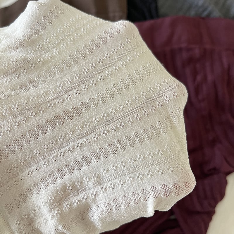 Damske najlon hulahopke, tanke, sadržaj najlona 85–90%, dobna skupina 18–40 godina, izlazak jeseni 2024