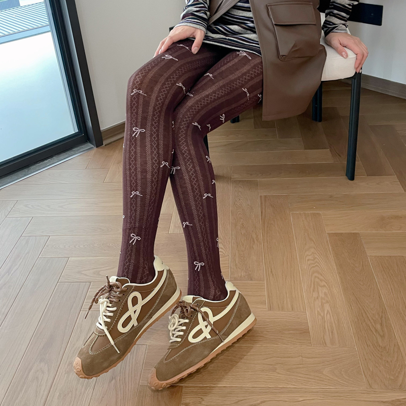 Ženske leggings s bezšivnim Jacquardom, s vyšivenom mašnicom, pamuk 70–80%, prozračne, srednje debljine