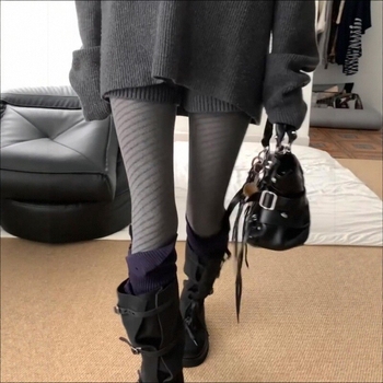 Pamukaste kompresijske čarape s stopalom, srednja debljina, upijaju znoj, otporne na trenje i kidanje, sastav 50–70% pamuka