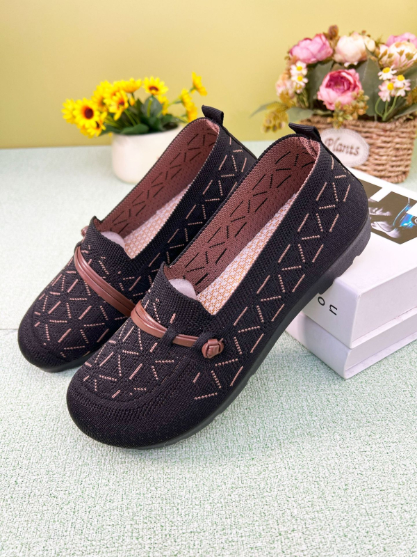 Ženske lazy slip-on cipele s gornjim dijelom od fly-weave, okrugli vrh, niski ravni đon 1-3 cm, PVC đon