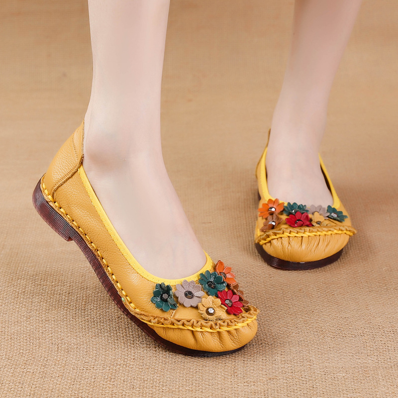 Naiste etnilise stiiliga ehtne nahk, madal konts 1–3 cm, ümmargune varvas, pehme tald, lillemustriga