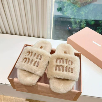 Papuci de casă pentru femei din lână de miel, într-un singur model — partea superioară din velur, căptușeală din shearling, talpă din cauciuc, slip-on, model dungat