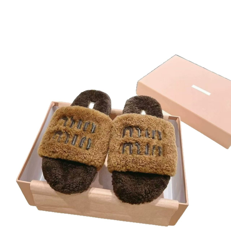 Papuci de casă pentru femei din lână de miel, într-un singur model — partea superioară din velur, căptușeală din shearling, talpă din cauciuc, slip-on, model dungat