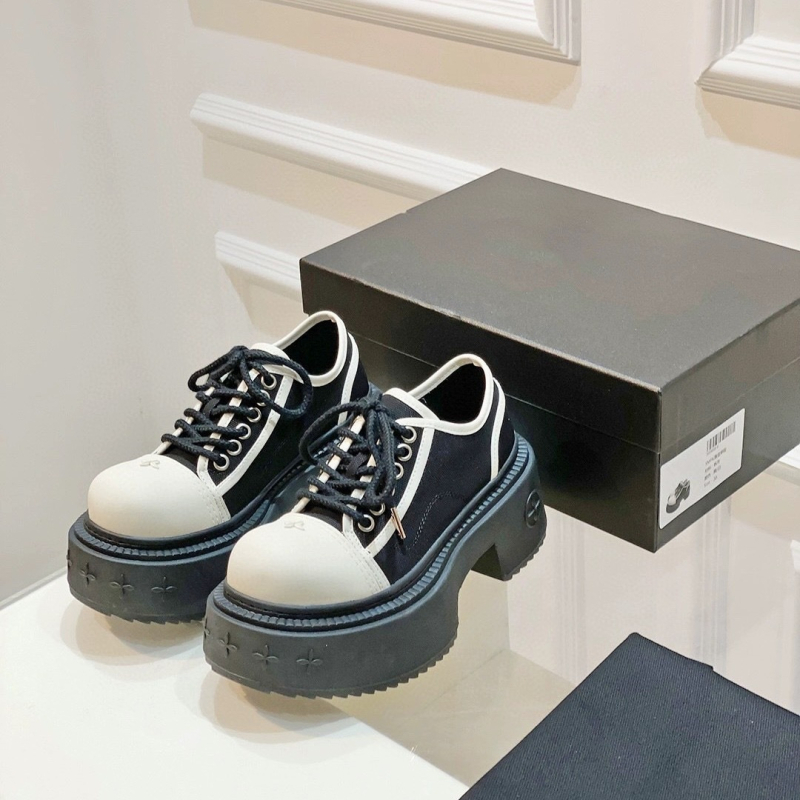 Derby kingad – ümmarguse ninaga, veisliha nahk, veepõhja värviga nahk, eesmine luku kinnis, TPR kannatala, kand 6–8 cm