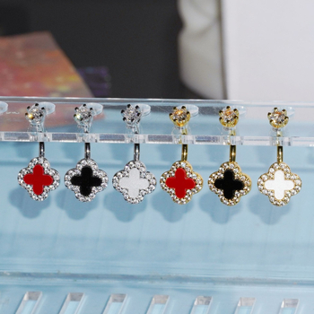 Nabas gredzens ar četrlapu laimi no nerūsējošā tērauda un vara, ar mātes pērļu iekšējā ielikuma un cirkoniem, sieviešu stils, pielāgojams