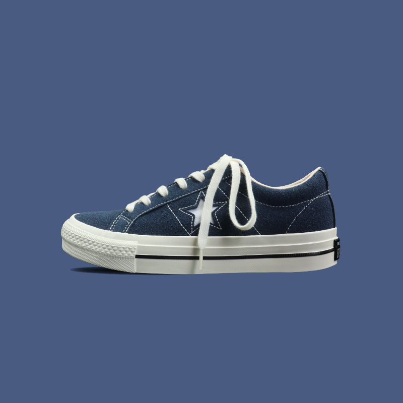 Kanvas apavi ar zvaigžņu rakstu, zems profils, augšējā daļa no sintētiskās ādas, gumijas zole, šņorēšana