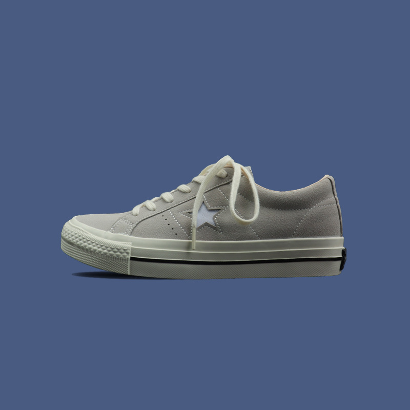 Kanvas apavi ar zvaigžņu rakstu, zems profils, augšējā daļa no sintētiskās ādas, gumijas zole, šņorēšana