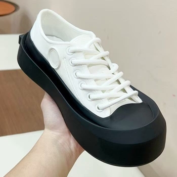 Naiste lace-up tossud platvormiga, madala ülaosaga, kummist talla, lamba naha sisetald