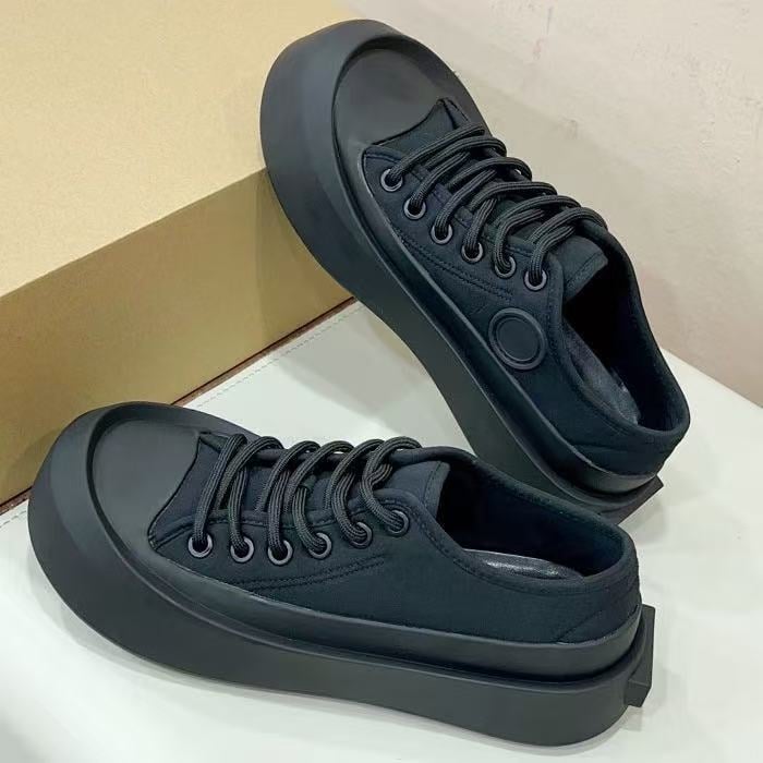 Naiste lace-up tossud platvormiga, madala ülaosaga, kummist talla, lamba naha sisetald