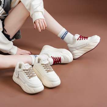 Pantofi sport femei cu platformă, căptuți cu fleece, înălțime 6–8 cm, material superior: super fiber, căptușeală interioară din plasă, talpă PU, închidere cu șiret în față