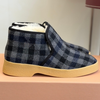 Ženske zimske čizme - visok gornji dio, okrugli vrh prsta, gornji dio od nubuka teleće kože, vunena unutarnja podstava, gumena potplata