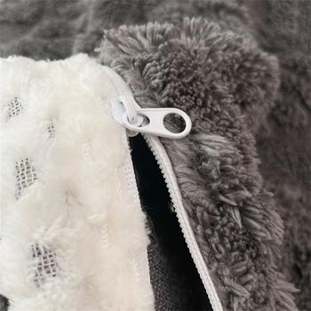 Jastučnica – moderan minimalistički dizajn; 100% poliester; reaktivni ispis i bojanje; tkanina: drugi; obrada i prilagodba dostupni