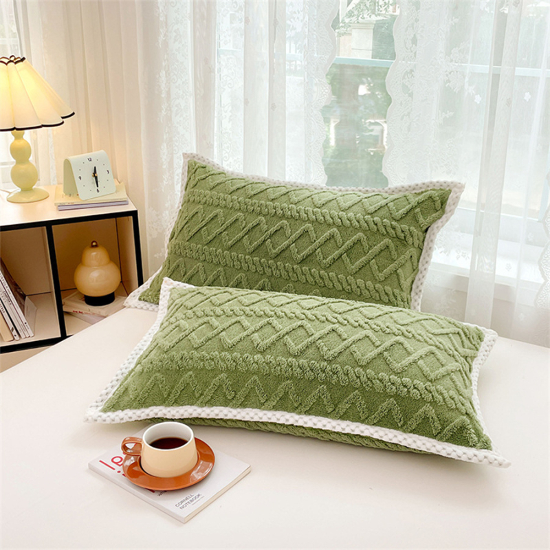 Jastučnica – moderan minimalistički dizajn; 100% poliester; reaktivni ispis i bojanje; tkanina: drugi; obrada i prilagodba dostupni