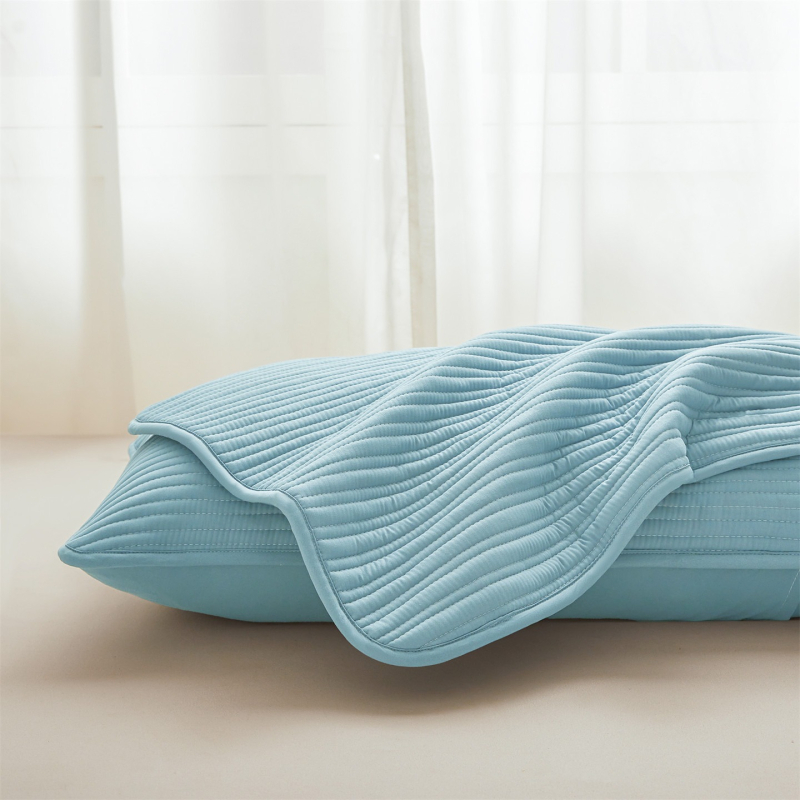 Jastučnica s izolacijskim jezgrom, kapitonirana, vodootporna i otporna na ulje, materijal poliester-bavalo