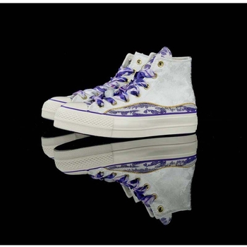 Unisex kanvas augstās kedas ar vulkanizētu gumijas zoli, elpojošu augšējo daļu un priekšējo aukļu aizdari.