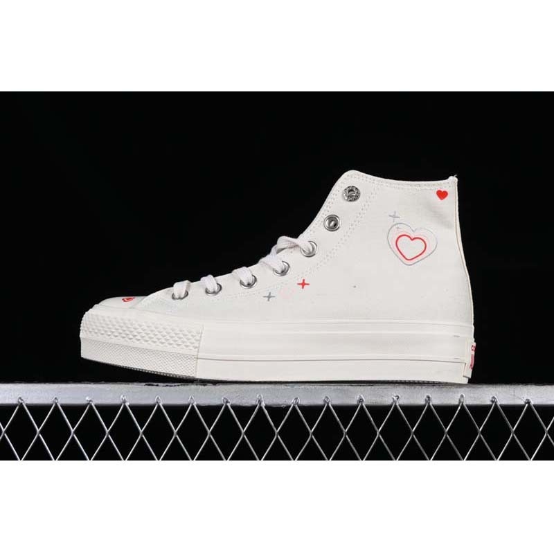 Unisex kanvas augstās kedas ar vulkanizētu gumijas zoli, elpojošu augšējo daļu un priekšējo aukļu aizdari.