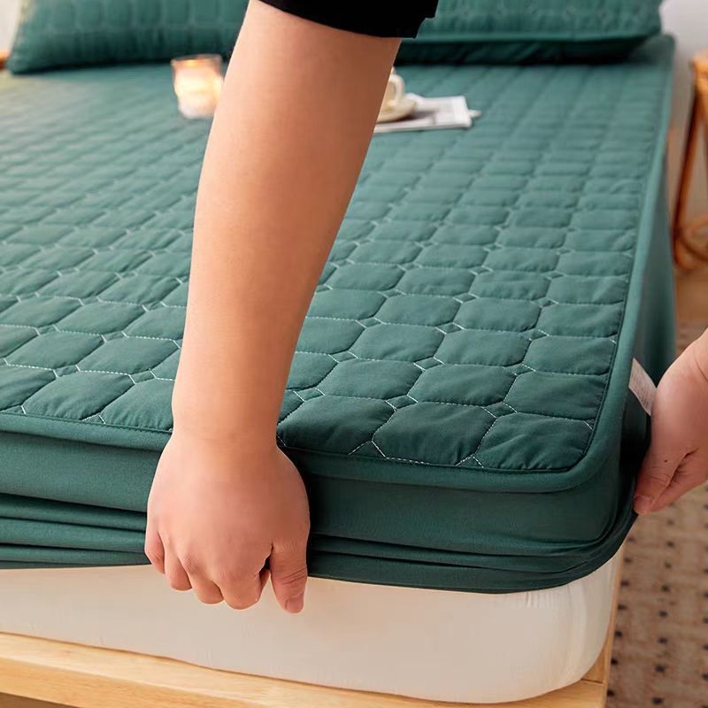 Navlaka za madrac sa gumicom: poliester, počesana tkanina, jednobojna, 300–500 g, za sve sezone