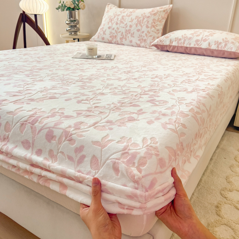 Milk Velvet gumirani plaht s 3D reljefnim cvjetnim uzorkom, Coral Velvet zimski debeli madrac zaštitnik