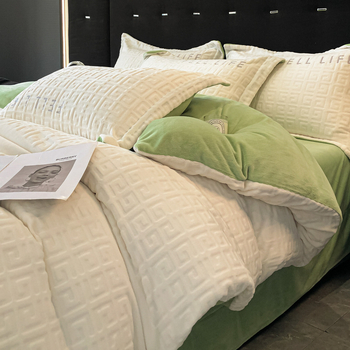 Komplet posteljine od mliječnog velūra s izveznim uzorkom, antistatijski, debeli, reaktivno bojano