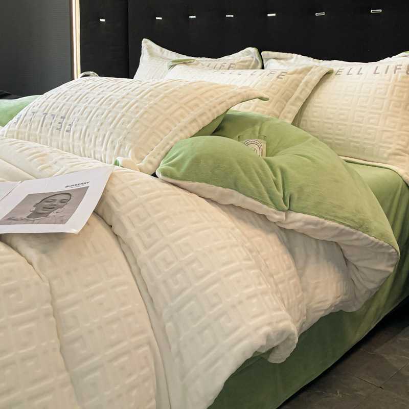 Komplet posteljine od mliječnog velūra s izveznim uzorkom, antistatijski, debeli, reaktivno bojano