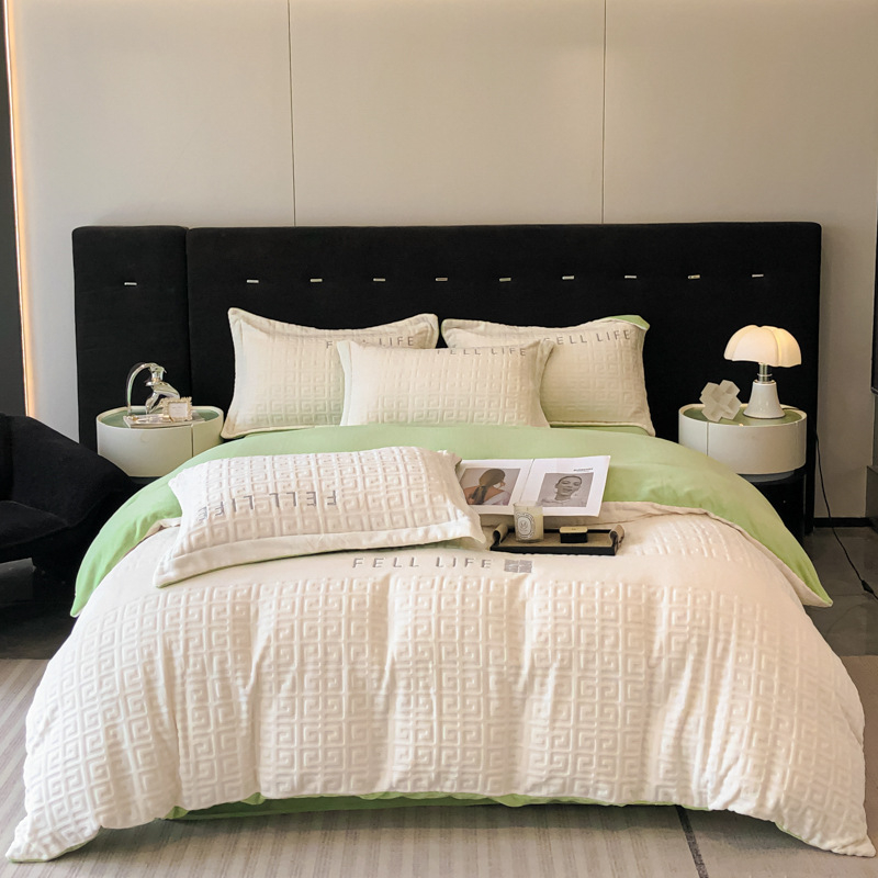 Komplet posteljine od mliječnog velūra s izveznim uzorkom, antistatijski, debeli, reaktivno bojano