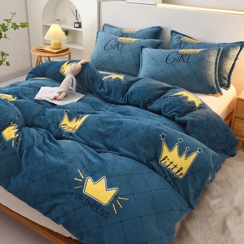 Flanellist voodipesukate fleece'iga voodiga, õmmeldud, armsa loomamustriga, reaktiivne trükk