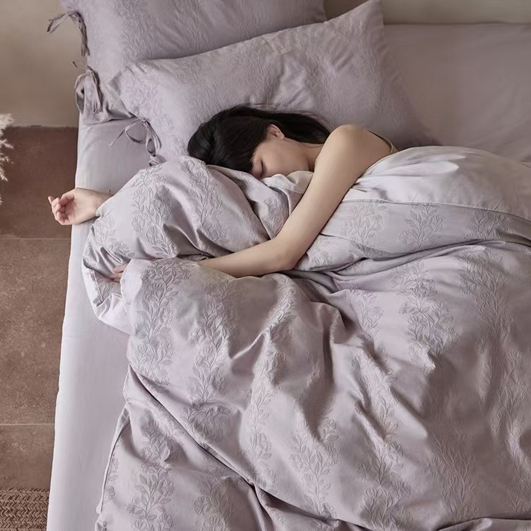 Чист памук, мъхнат релефен жакард, четирипарчен комплект спално бельо