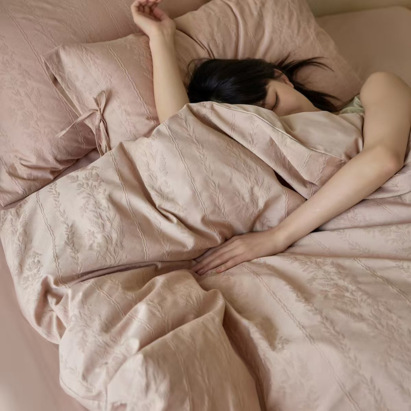 Чист памук, мъхнат релефен жакард, четирипарчен комплект спално бельо