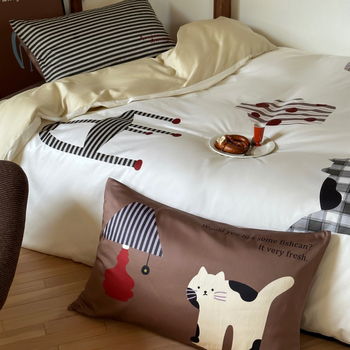 Set de pat 4 piese din bumbac cu fibre lungi, țesătură satin, imprimare reactive, model desen animat, greutate 3500–4000 g