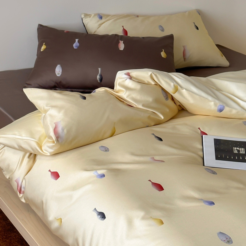 Set de pat 4 piese din bumbac cu fibre lungi, țesătură satin, imprimare reactive, model desen animat, greutate 3500–4000 g