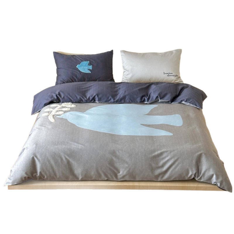 Set de pat 4 piese din bumbac cu fibre lungi, țesătură satin, imprimare reactive, model desen animat, greutate 3500–4000 g