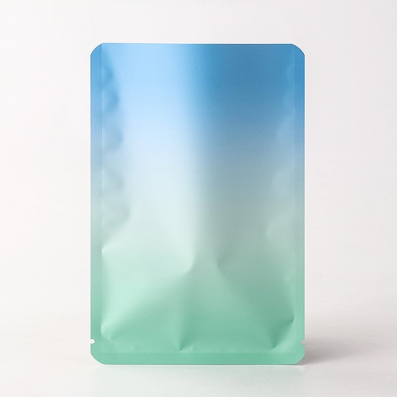 Savarankiškai užsidaranti pakuotės kišenė su plokščia kišene; medžiaga OPP+PET+CPP; kilmė Yiwu, Kinija; prekinis ženklas New Look