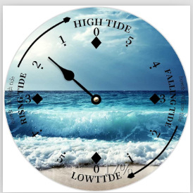 Puidust ümmargune seina kell kvartsliikumisega, analoogne näidik numbriliste indeksitega, maailmaaeg, dekoratsioon elutuppa